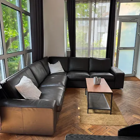 別荘 Zentrales Gartenhaus Loft In *