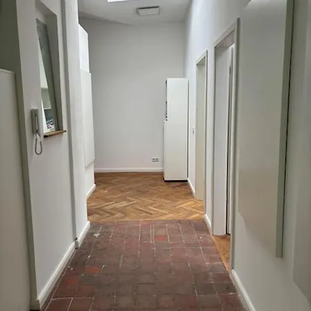 Zentrales Gartenhaus Loft In Berlim