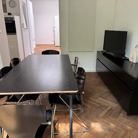 Zentrales Gartenhaus Loft In *