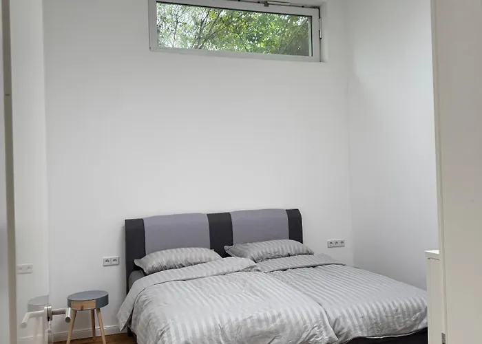 Semesterbostad Zentrales Gartenhaus Loft In *