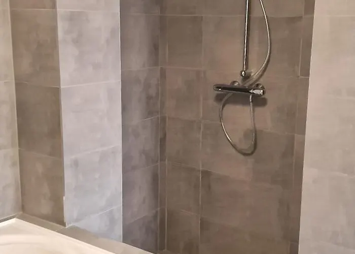 Zentrales Gartenhaus Loft In *