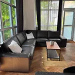 Holiday home Zentrales Gartenhaus Loft In *