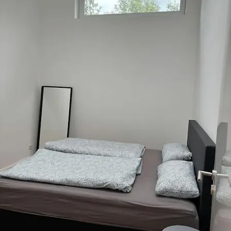 Zentrales Gartenhaus Loft In *