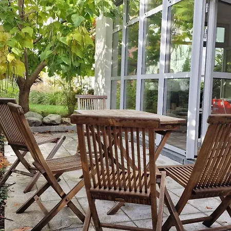 Zentrales Gartenhaus Loft In *