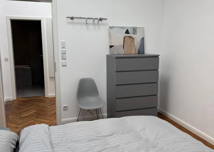 Zentrales Gartenhaus Loft In Dom wakacyjny *