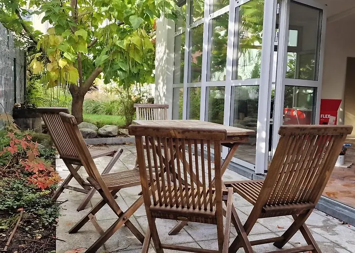 Zentrales Gartenhaus Loft In *